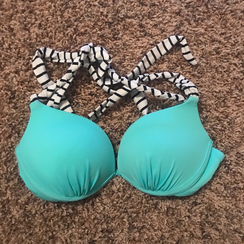 vitoria secret bikini top